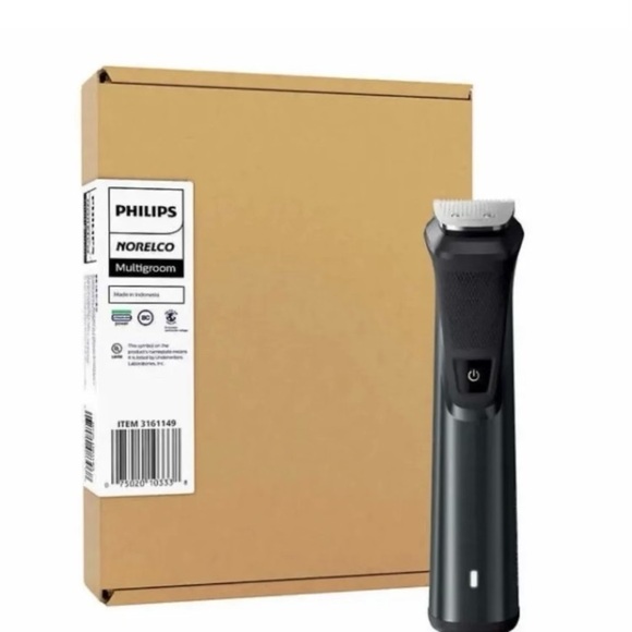 Philips Norelco Multigroom newest model 9000 black stainless steel MG9730/40 - Picture 4 of 11